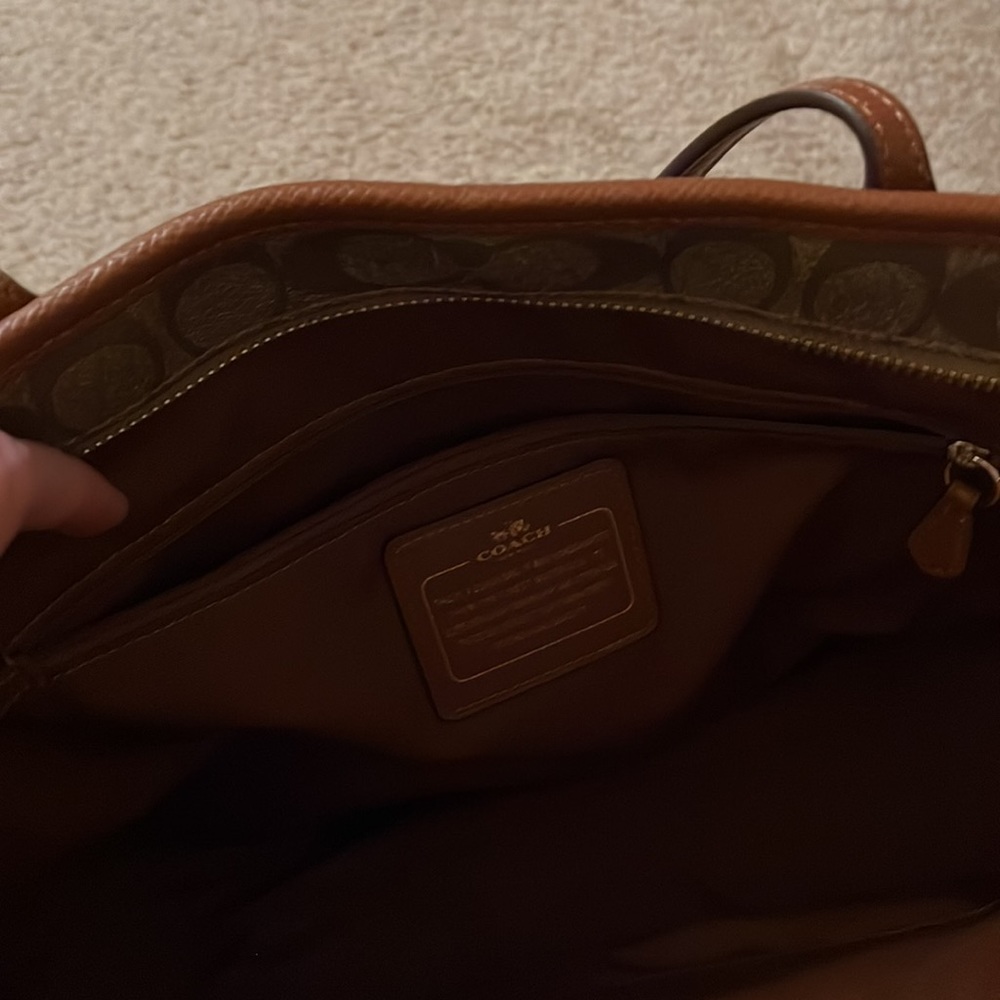 EUC Coach tote. - Picture 2 of 5